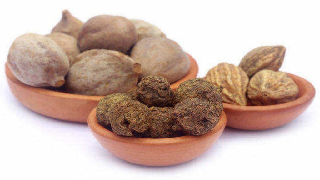 Triphala: An Ayurvedic Blend For  Detoxification 