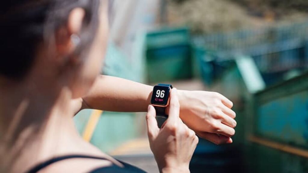 How to Maximize Your Health and Fitness Goals with a Fitness Tracker