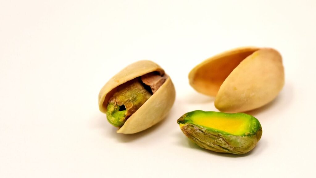 Benefits of Eating Pistachios Daily