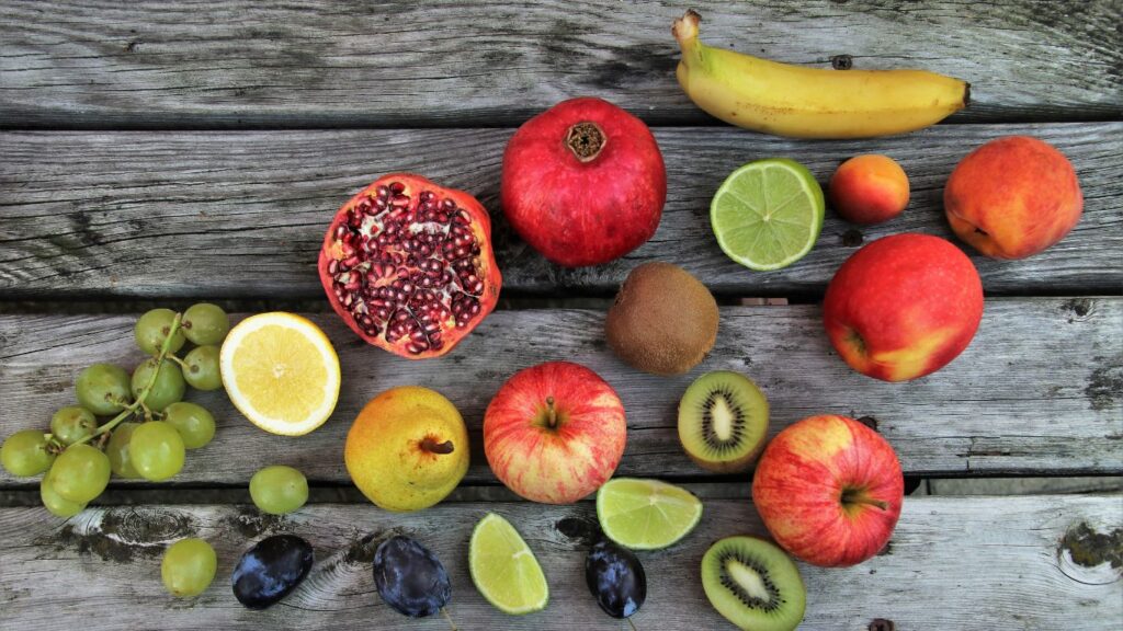 A Trio of Superfruits: Kiwi, Apple, and Pomegranate for Heart Health